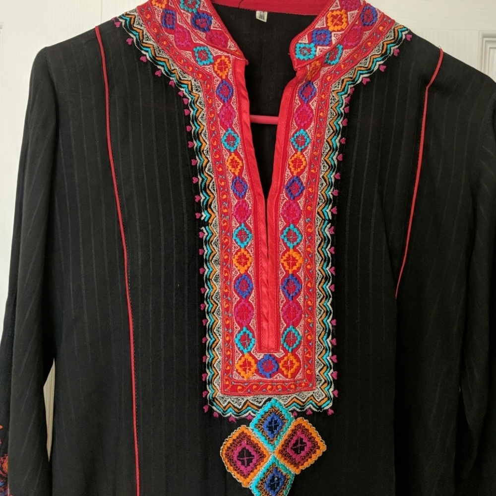 Tunic, trousers and scarf outfit